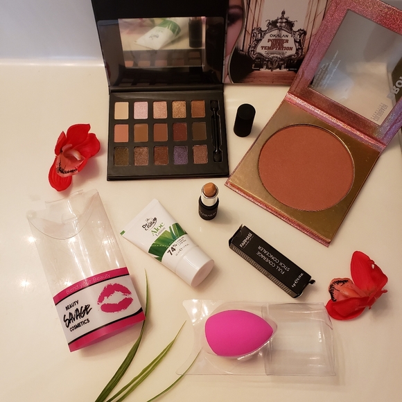 Makeup bundle - Picture 3 of 3